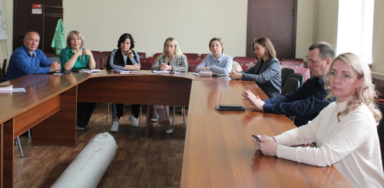 Расширенное заседание Комиссии по социальному сиротству прошло в администрации Казачинского района. Расширенное заседание Комиссии по социальному сиротству прошло в администрации Казачинского района.
