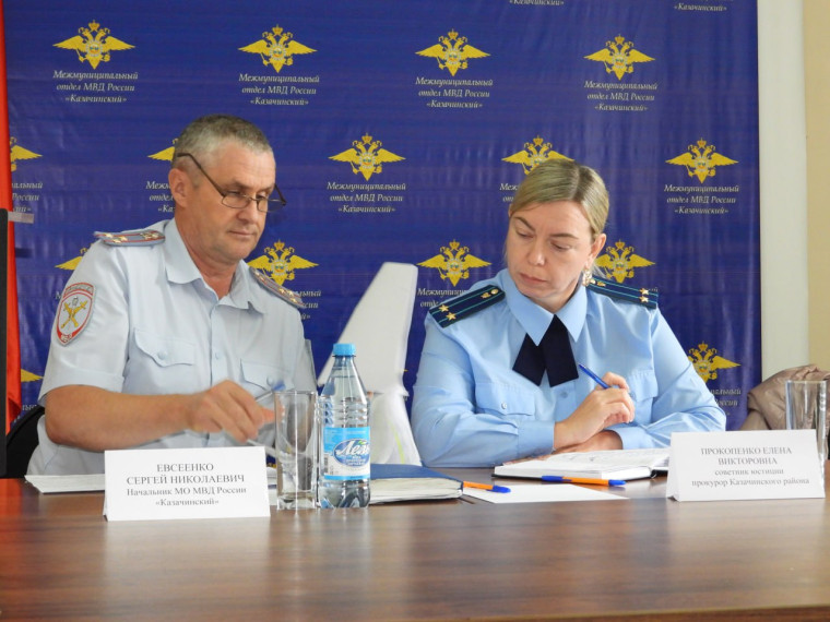 Полицейские Казачинского района подвели итоги полугодия. Полицейские Казачинского района подвели итоги полугодия.