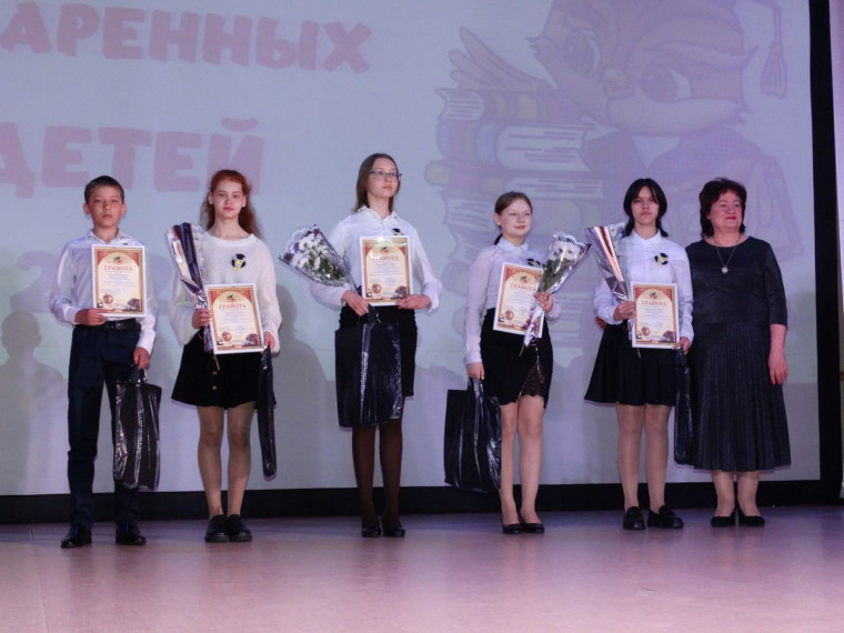 Торжественная церемония награждения одаренных детей Казачинского района.